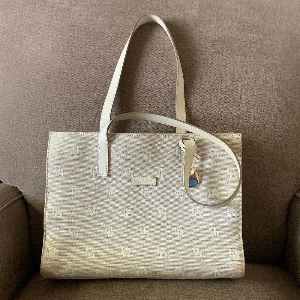 Elegant white cloth dooney and Bourke tote bag